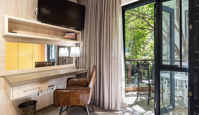 Super Cute Apartment in most loved Church Street - walk to restaurants