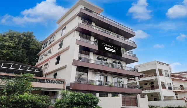 Super Townhouse Rispana River Dehradun