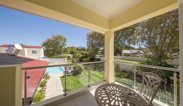 Superior 4-STAR Apartment with 2 bedrooms, 2 Bathrooms, Loggia and swimming pool
