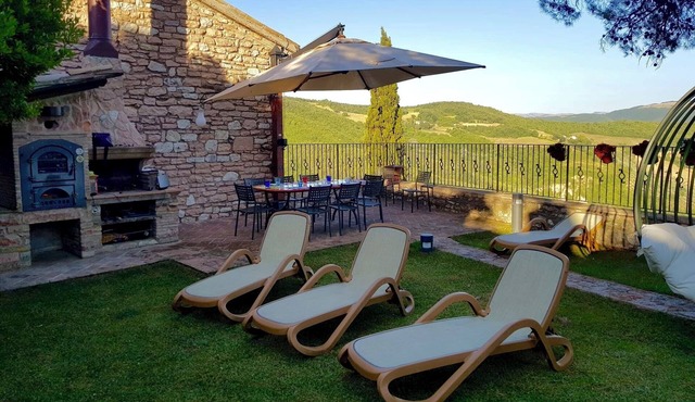 Terrace of Collepino | Panoramic Holiday Home in Umbria