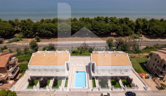 The recently-built Résidence Cerrano Park consists of two buildings with 12 three-room apartments, and offers guests the unique opportunity to have breakfast while enjoying a breathtaking view of the m