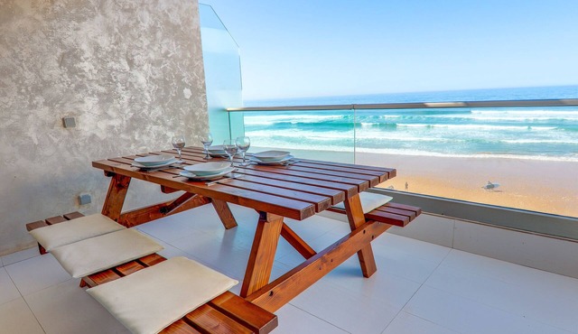 The Sea - Pool - Luxe - 4 Px