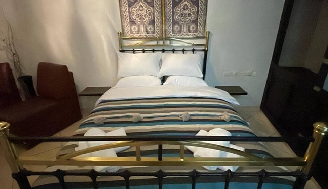 Time machine: Andalusian Spanish house in the heart of Tetouan with fiber optic