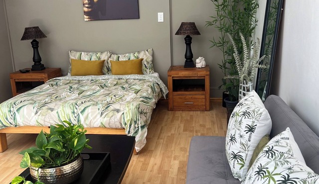 Tranquil flatlet with own entrance