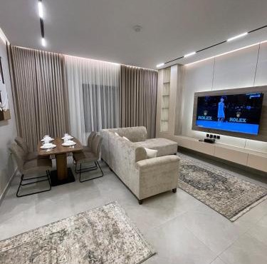 Two-bedroom hotel apartment and a hall close to the campus and services