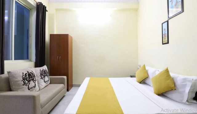 Vardan Hotel- Ayur Stay