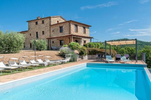 Villa Badia, large villa in Umbria with private pool