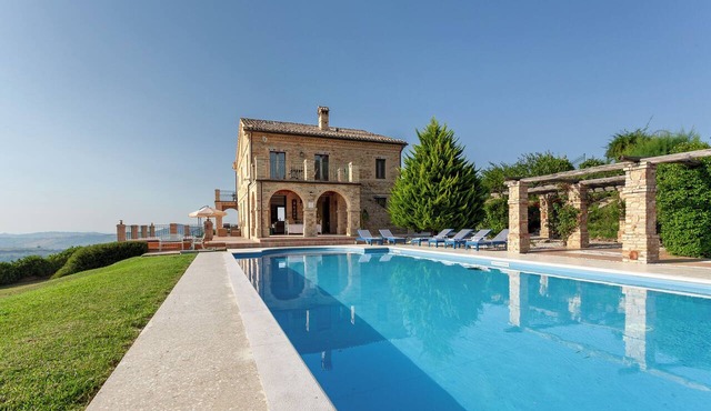 Villa Broadlea - Pirvate Pool & Amazing Landscape View