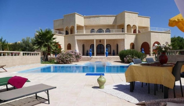 Villa Dar Yobedi in Essaouira, swimming pool, hammam, ideal for families & groups