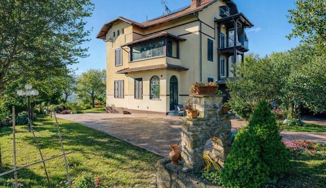 Villa Fefa by MMega