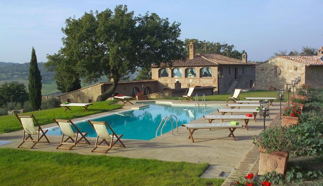 Villa in Monticchiello with 7 bedrooms sleeps 14