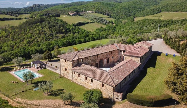 Villa in San Leonino with 6 bedrooms sleeps 12