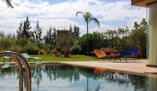VILLA SWIMMING POOL GARDEN ARGAN GOLF- FIBER OPTICS - NETFLIX- HOUSEKEEPER -BREAKFAST