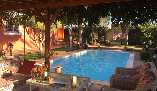 Villa, swimming pool, garden, without vis-à-vis, 10 min walk from the beach el Haouzia
