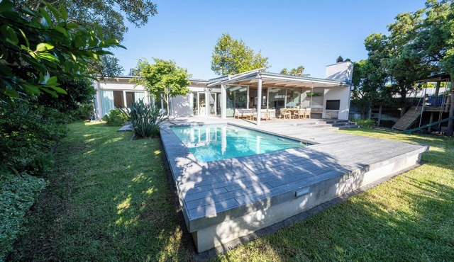 Villa Verdot – Exclusive Holiday Home with Heated Pool, Playground & BBQ Terrace