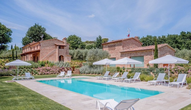Villa with pool and wellness area in Tuscany