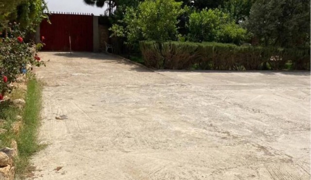 Villa with swimming pool in quiet countryside not overlooked