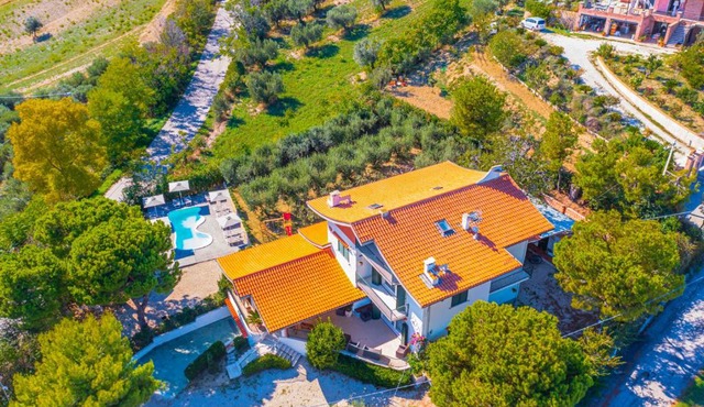 Vista Allegra Pagoda - Villa con piscina