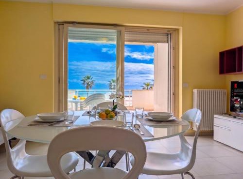 -Vista mare- WiFi AC terrazza e 6 posti