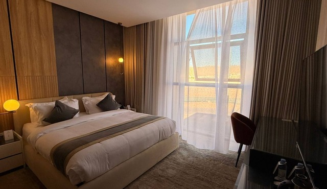 White Season Hotel