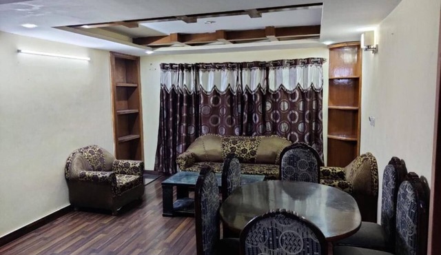 WINTRY 5BHK ENTIHOME FOR FRINDS & FAMILIES PARKING AND WI-FI