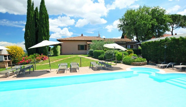 Wonderful private villa with WIFI, private pool, TV, patio, pets allowed and panoramic view