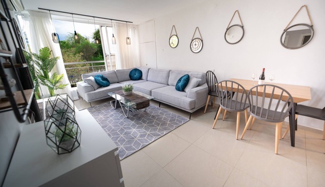 YalaRent Sunora 3BR APT - Families only