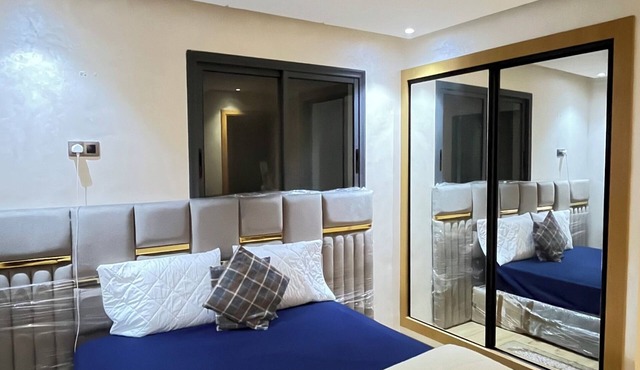 Zahira New Luxury ONE ROOM Near The Beach - 1 DOUBLE BED/2 SINGLE BED
