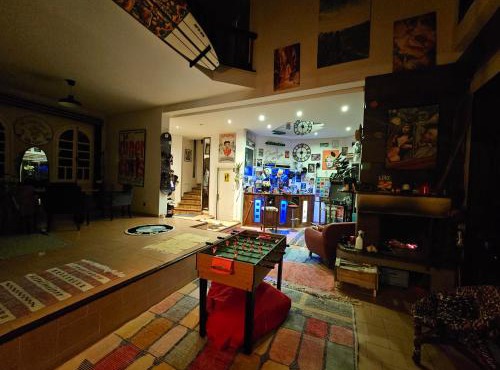 Zakiz home