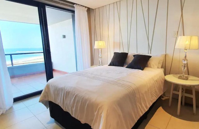 Accommodation Front - Elegant 4 Sleeper with Unbeatable Views in Durban