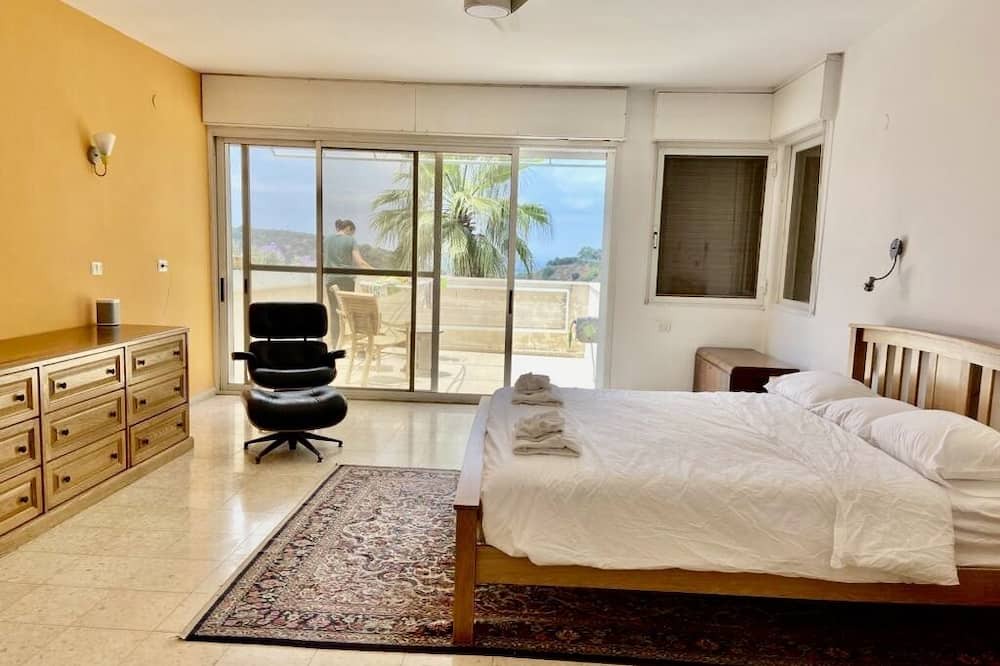 Zikhron Ya'aqov Villa | Cheerful 4-bedroom home with Sea & Nature VISTA