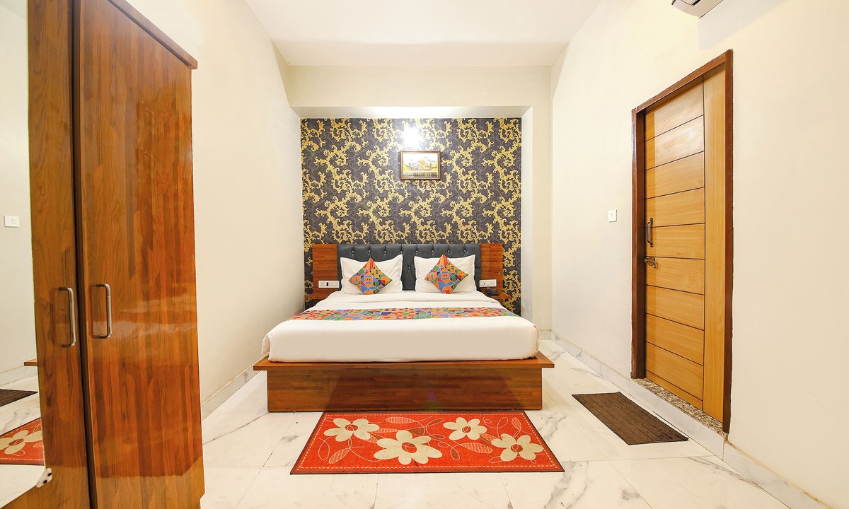 Dehradun Hotel | Fabhotel Rudra