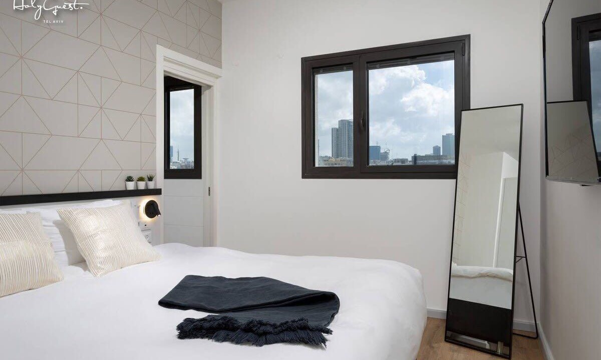 Kerem HaTeimanim Apartment | Modern 2 BR near Shouk Hacarmel by HolyGuest