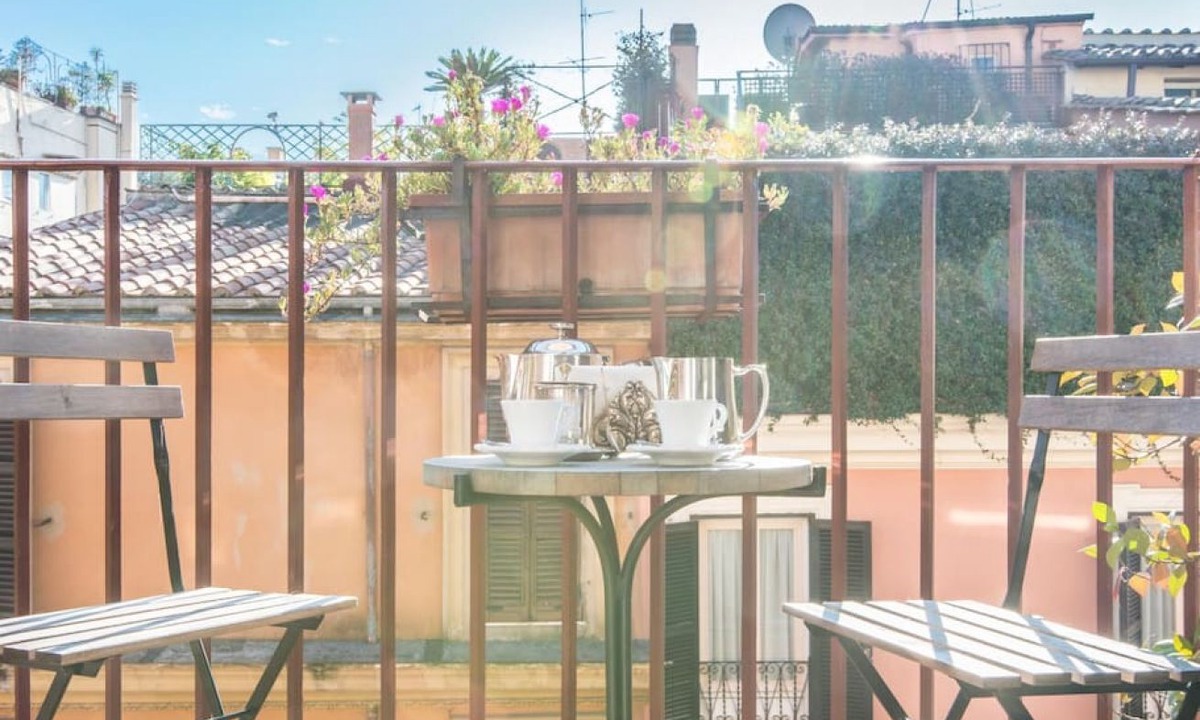 Rione III Colonna Apartment | Luxury Spanish Steps Terrace