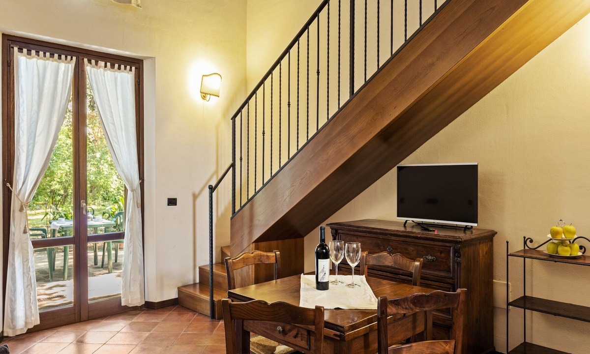 Perugia Apartment | House in Umbria with Pool & Garden Views