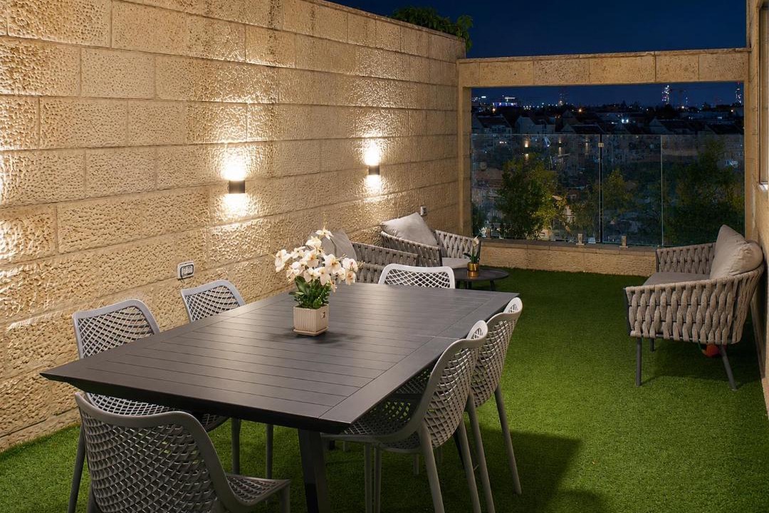 Bayit VeGan Apartment | GABRIEL APARTMENTS - Jacuzzi & Panoramic JLM View Steps to Shaare Zedek Hospital
