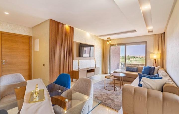Menara Apartment | Prestigia Golf Resort Luxury City Center