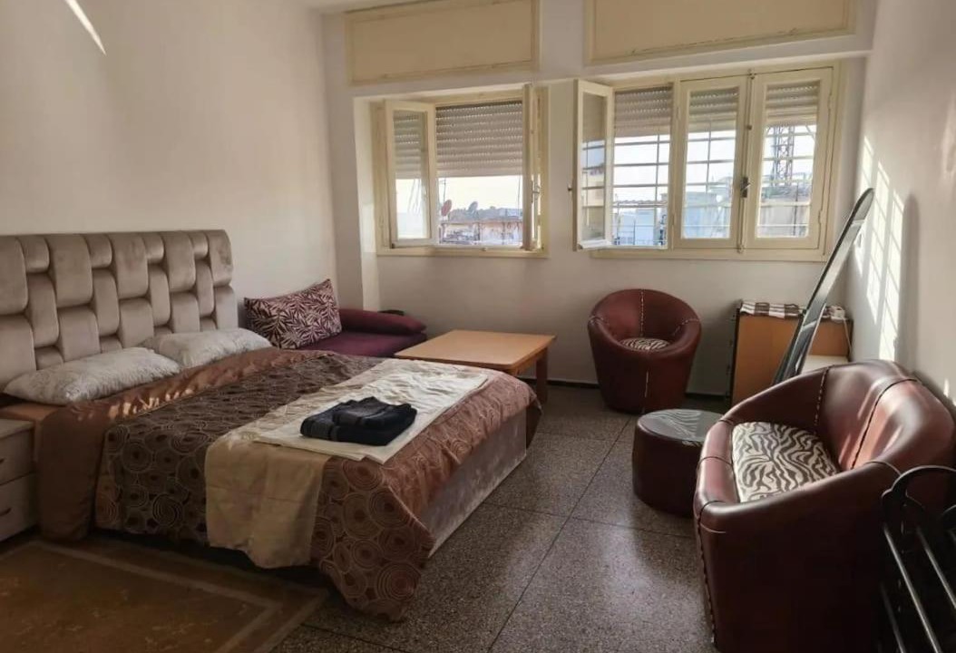Quartier Des Orangers House | Cozy Double Room Near Train Station & Airport Bus