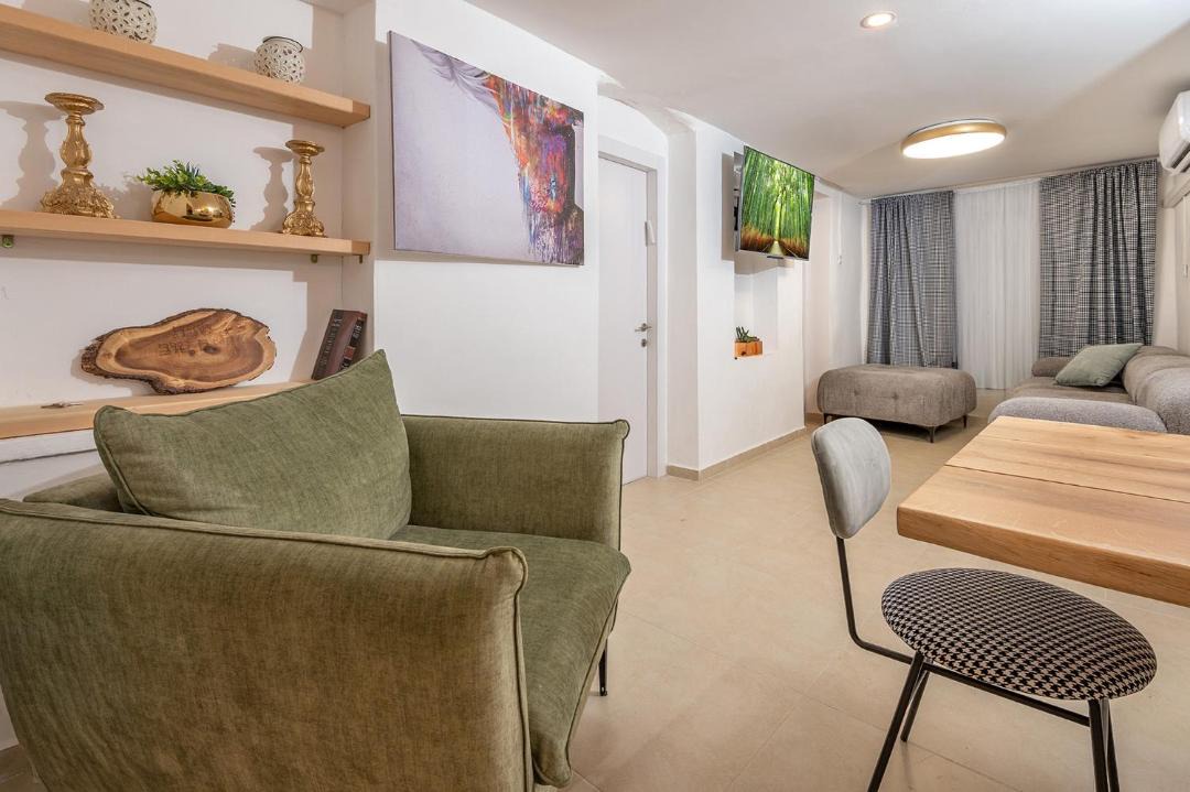 Safed Old City Apartment | הבית בכה - Home on Kaf Hei