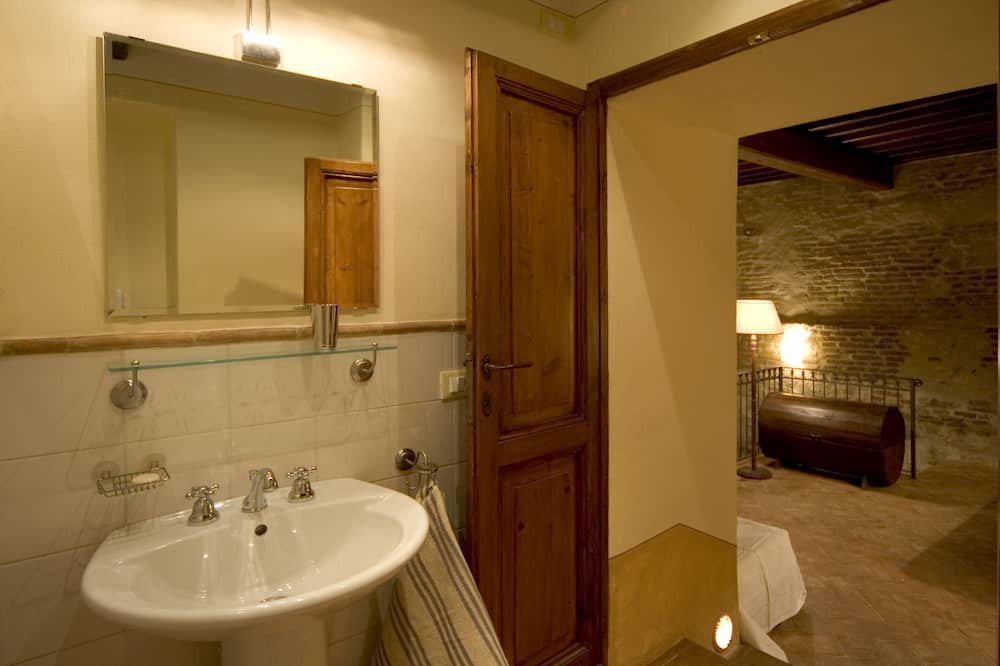 Photo of Bathroom in Montefalco