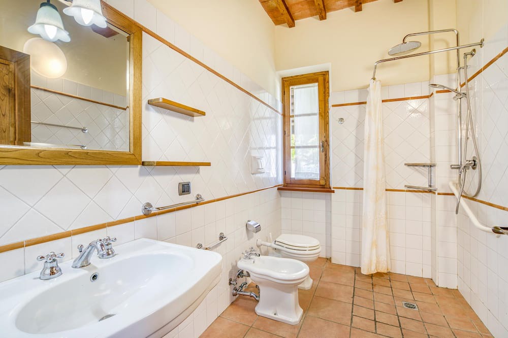Photo of Bathroom in Valfabbrica