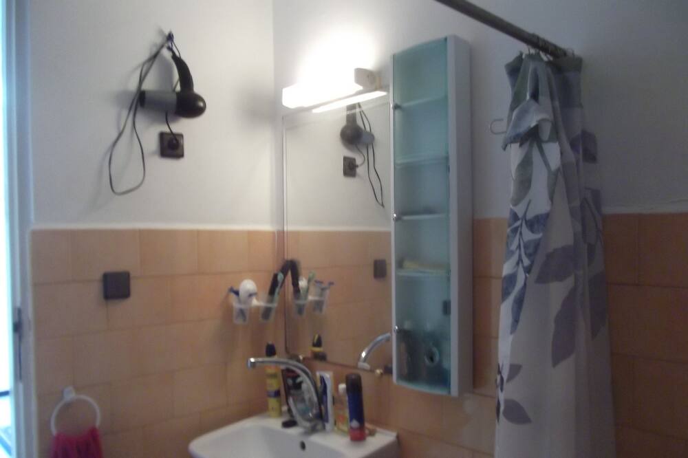 Photo of Bathroom in Safi