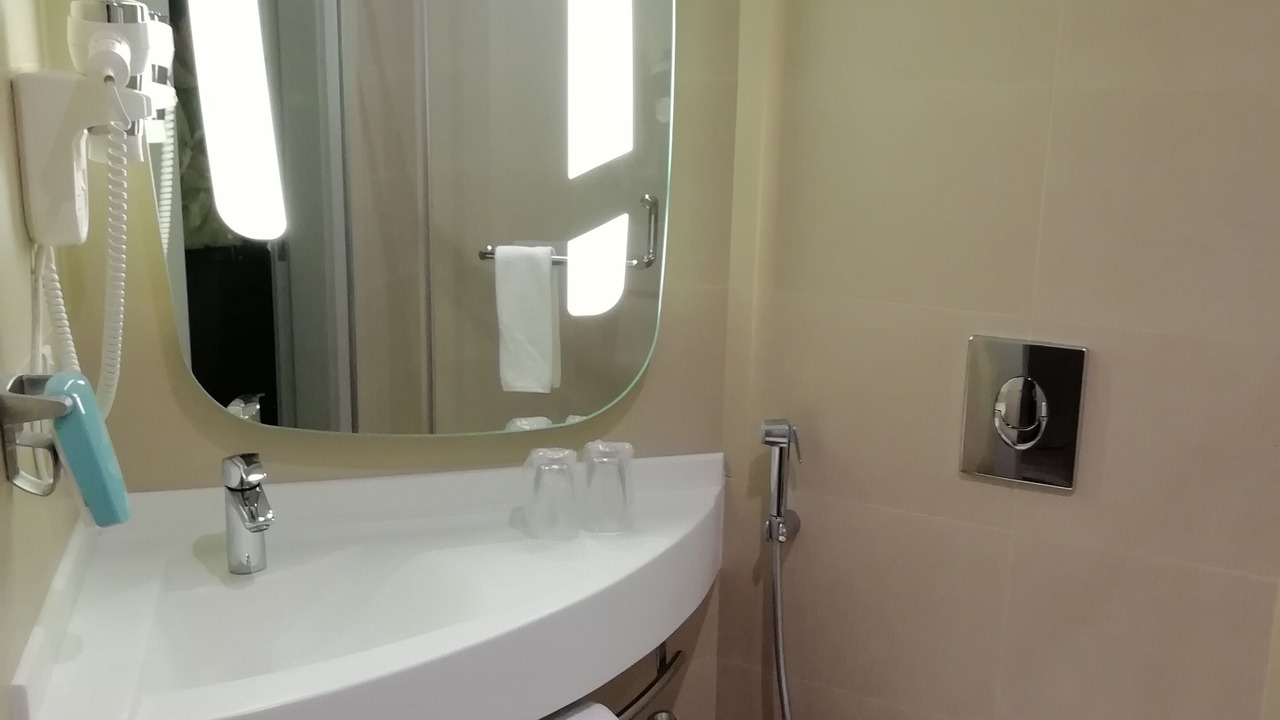 Photo of Bathroom in King Abdul Aziz Road