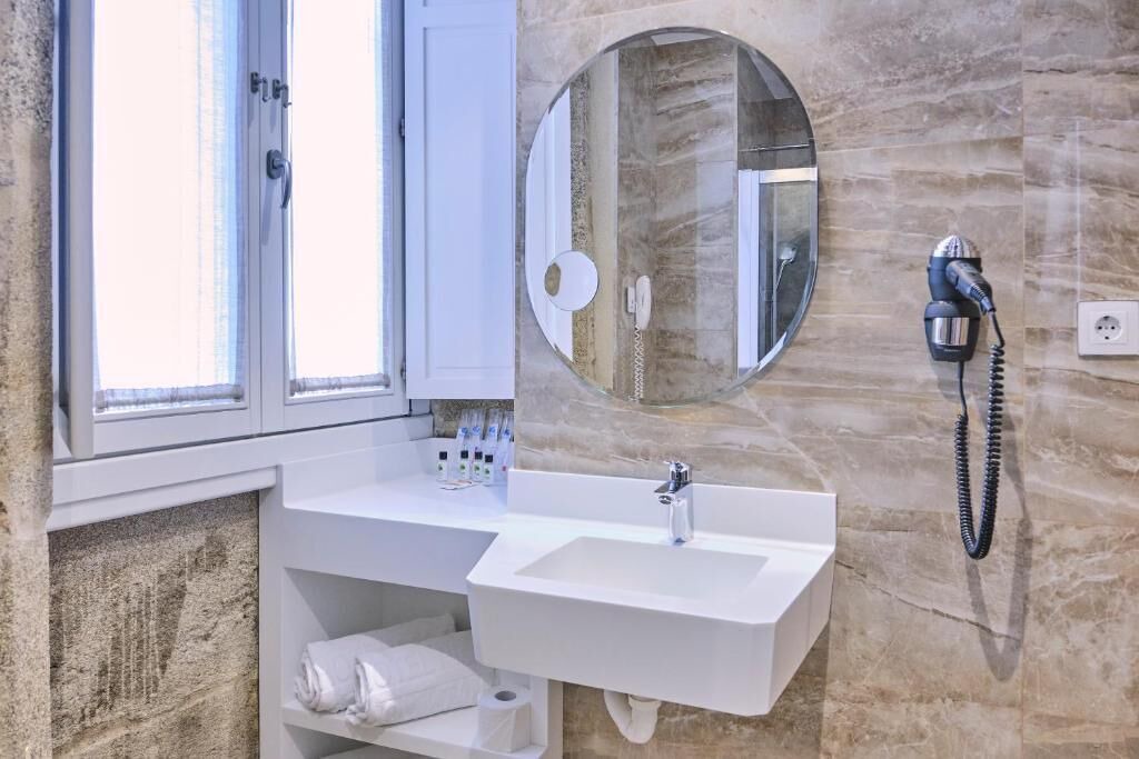 Photo of Bathroom in Santiago de Compostela Historic Centre