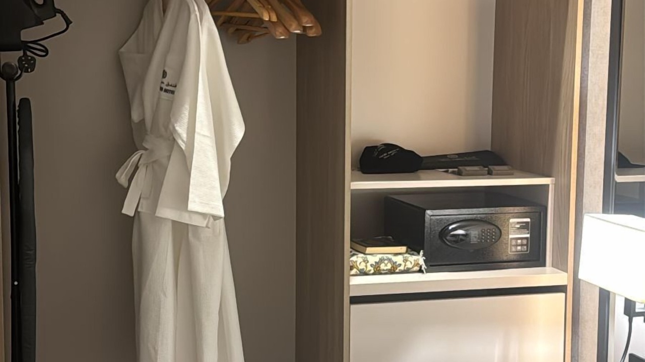 Photo of Bedroom in Haql