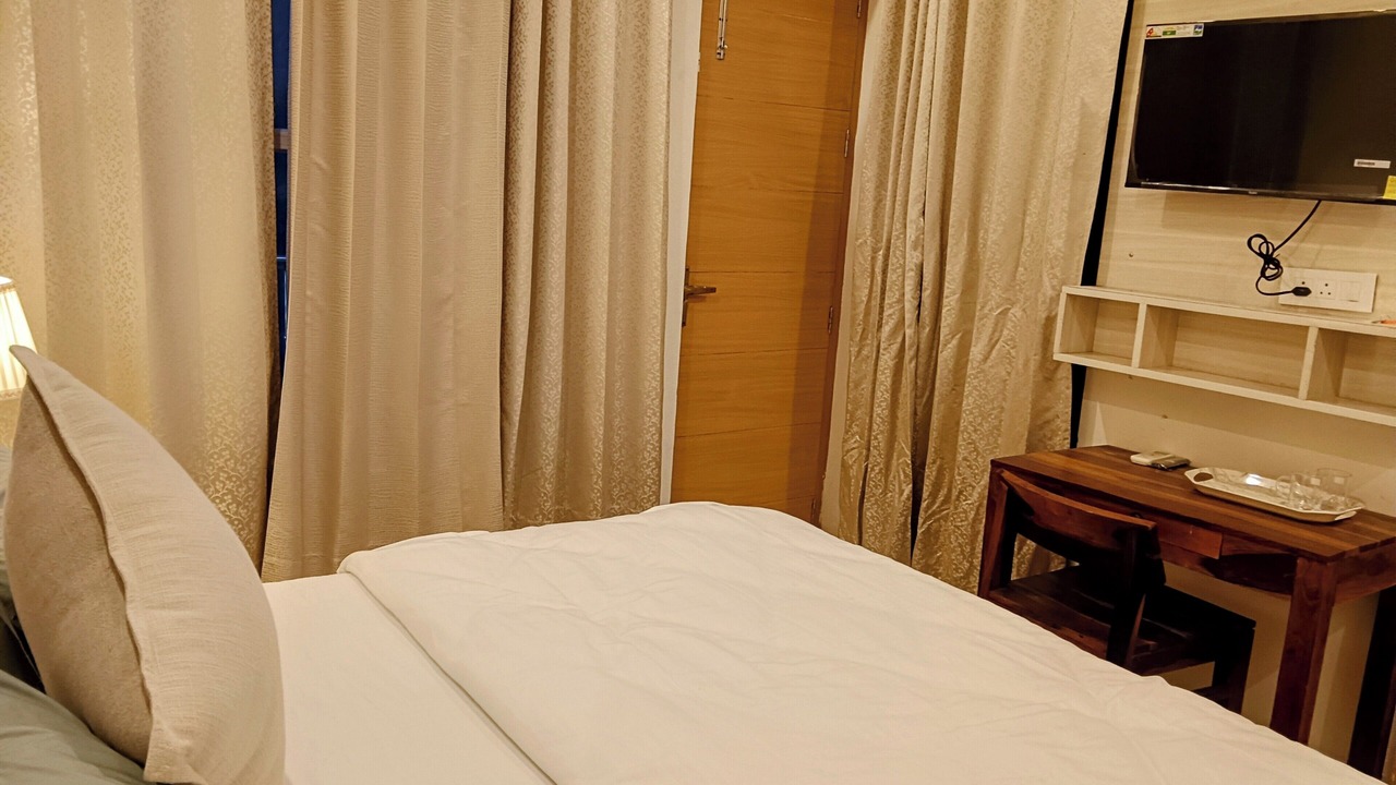 Photo of Bedroom in Tapovan