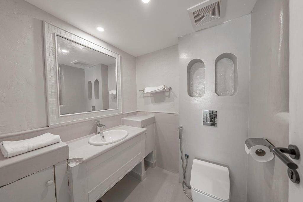 Photo of Bathroom in King Abdul Aziz Road