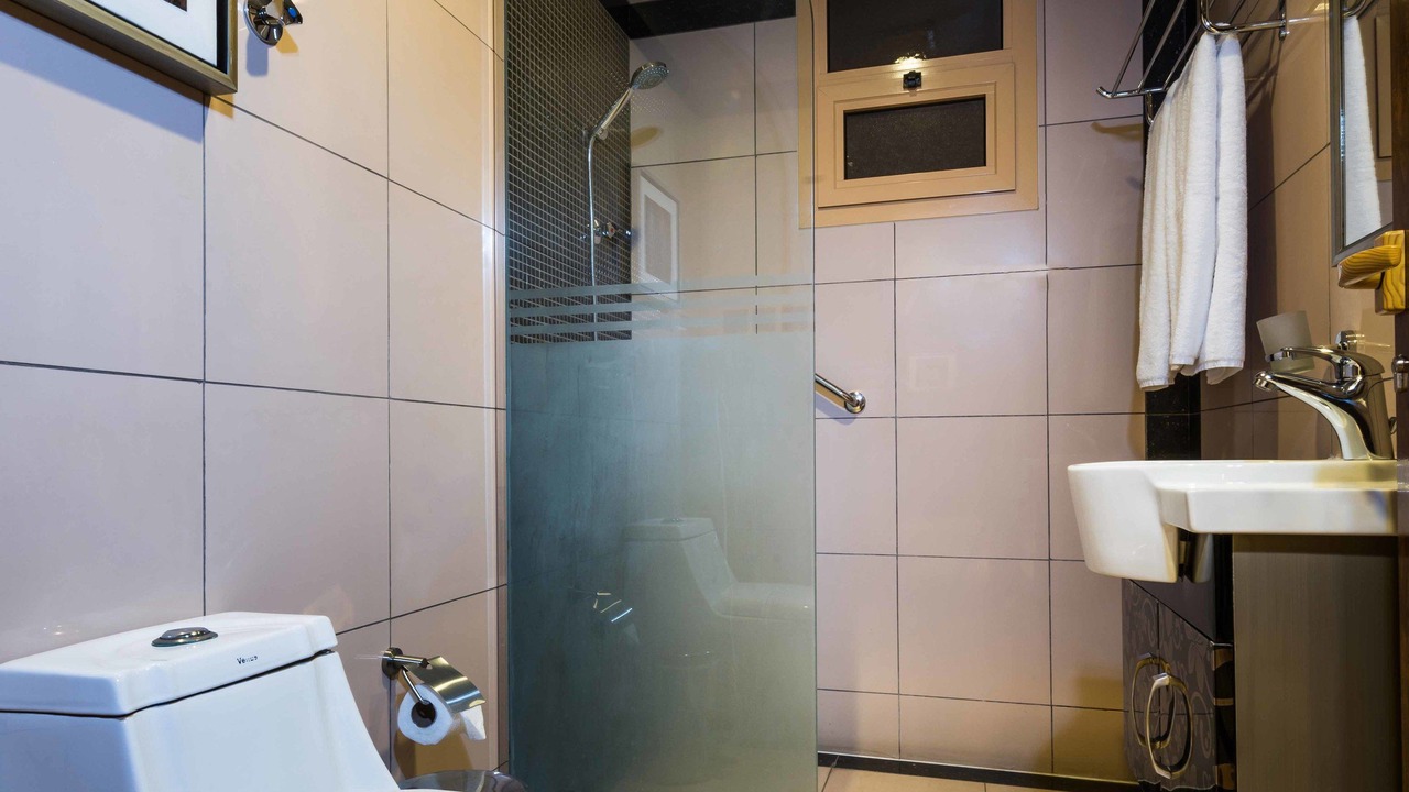 Photo of Bathroom in Unaizah