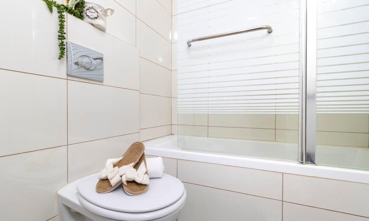 Photo of Bathroom in Jerusalem City Centre