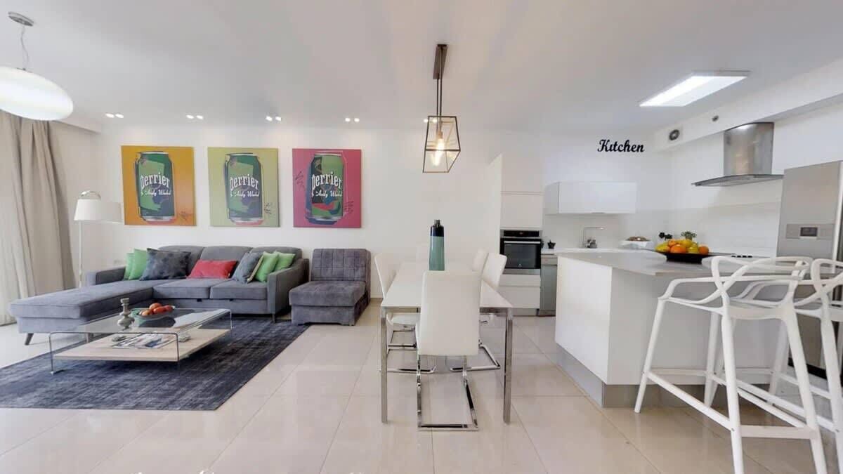 Photo of Livingroom in Jerusalem City Centre